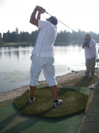 Un golfista sulle acque del Ticino